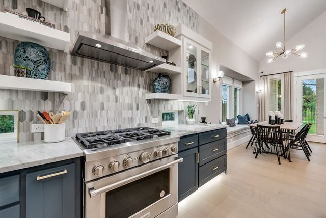 8602 Watersway Drive, Rowlett, TX 75088