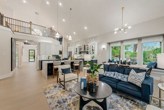 8602 Watersway Drive, Rowlett, TX 75088