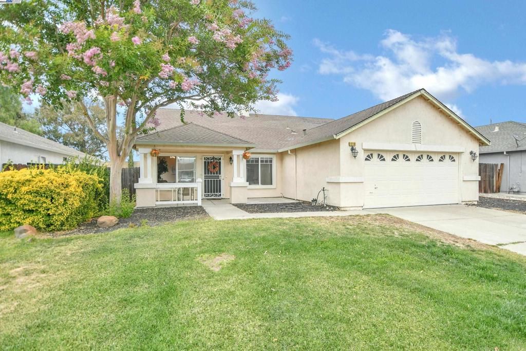 1218 Fetzer Ln, Oakley, CA 94561