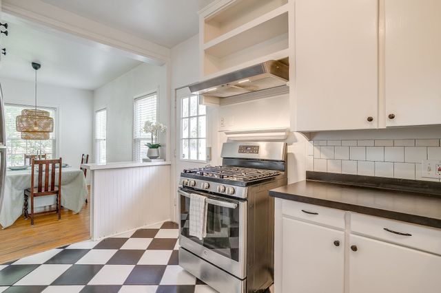5613 Pershing Avenue, Fort Worth, TX 76107