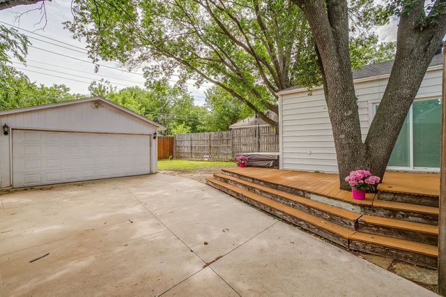 5613 Pershing Avenue, Fort Worth, TX 76107