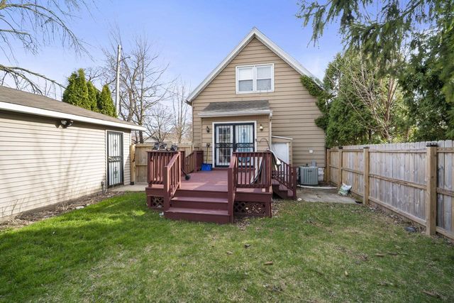 1338 W Brown STREET, Milwaukee, WI 53205