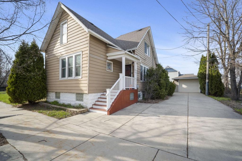 1338 W Brown STREET, Milwaukee, WI 53205