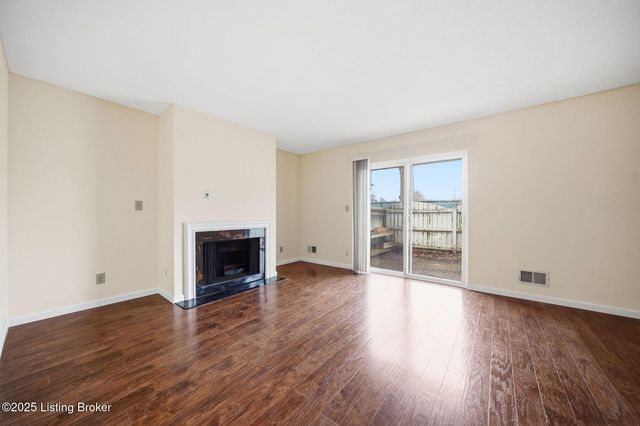 610 La Fontenay Ct, Louisville, KY 40223