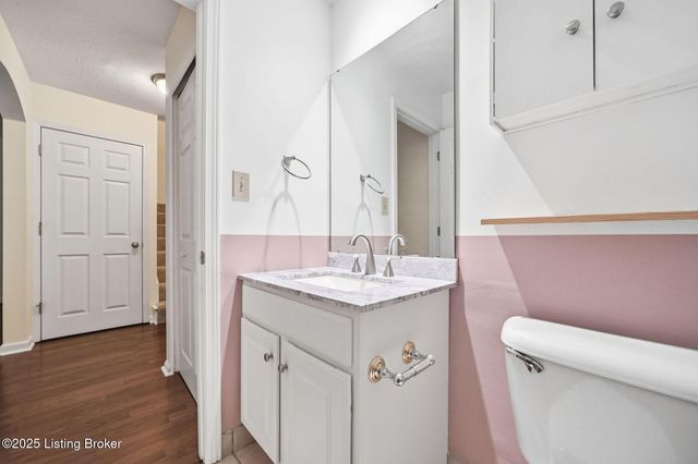 610 La Fontenay Ct, Louisville, KY 40223