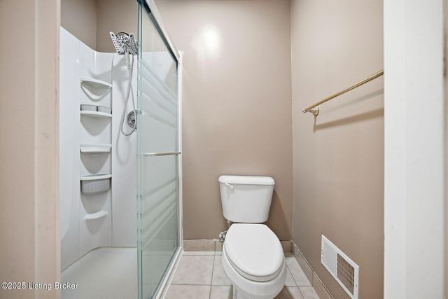 610 La Fontenay Ct, Louisville, KY 40223