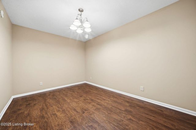 610 La Fontenay Ct, Louisville, KY 40223