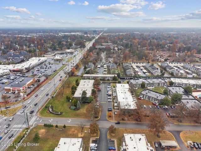 610 La Fontenay Ct, Louisville, KY 40223