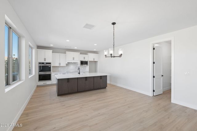 2249 N Shannon Way, Mesa, AZ 85215