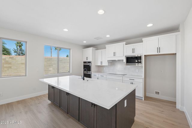 2249 N Shannon Way, Mesa, AZ 85215