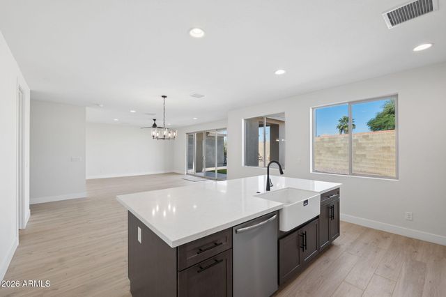 2249 N Shannon Way, Mesa, AZ 85215