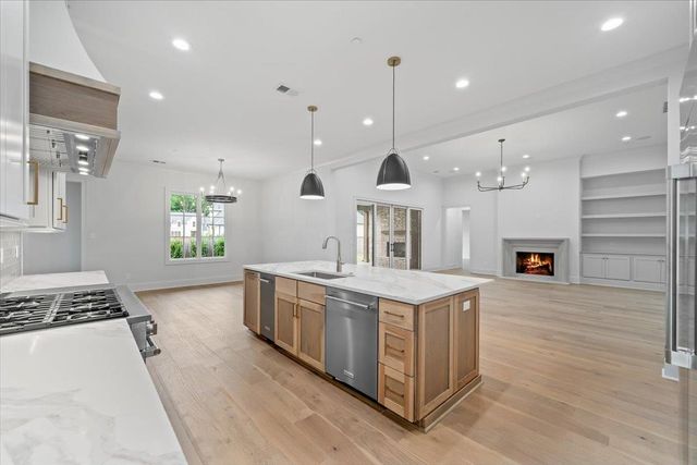 9170 OLD GREEN LN, Germantown, TN 38138