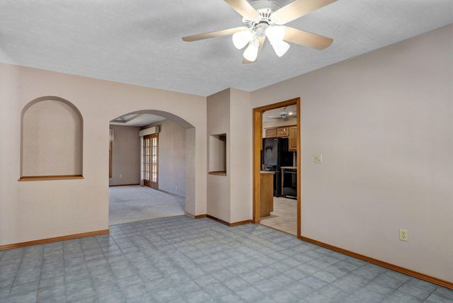 2524 S Overhill Avenue, Springfield, MO 65807