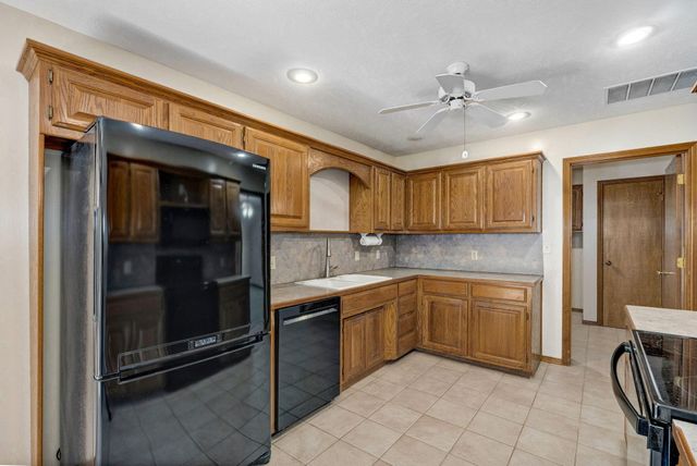 2524 S Overhill Avenue, Springfield, MO 65807