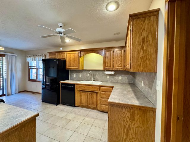 2524 S Overhill Avenue, Springfield, MO 65807