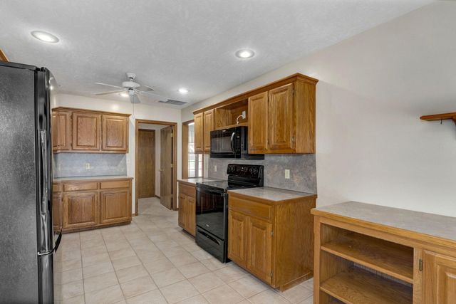 2524 S Overhill Avenue, Springfield, MO 65807