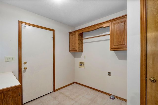 2524 S Overhill Avenue, Springfield, MO 65807