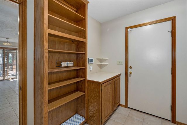 2524 S Overhill Avenue, Springfield, MO 65807