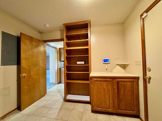 2524 S Overhill Avenue, Springfield, MO 65807