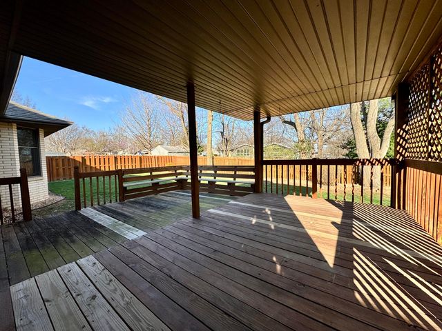 2524 S Overhill Avenue, Springfield, MO 65807