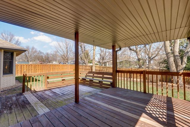 2524 S Overhill Avenue, Springfield, MO 65807