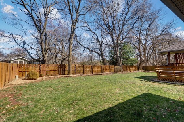 2524 S Overhill Avenue, Springfield, MO 65807
