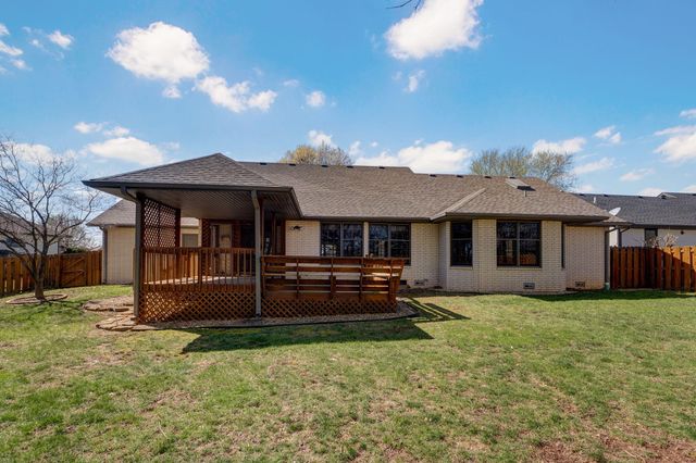 2524 S Overhill Avenue, Springfield, MO 65807