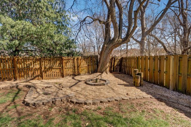 2524 S Overhill Avenue, Springfield, MO 65807