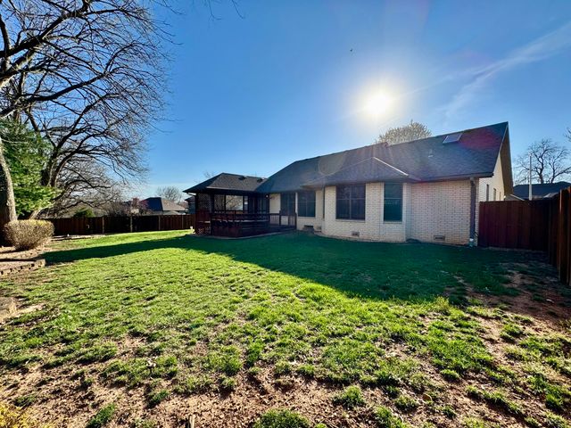 2524 S Overhill Avenue, Springfield, MO 65807