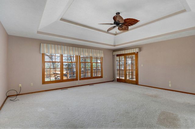 2524 S Overhill Avenue, Springfield, MO 65807