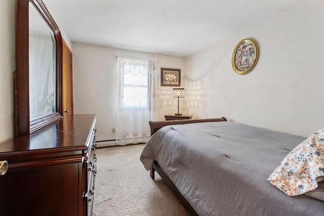 33 Silver St, Taunton, MA 02780
