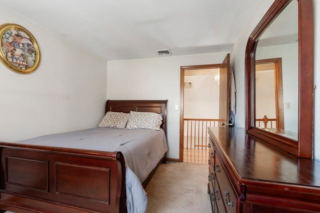33 Silver St, Taunton, MA 02780