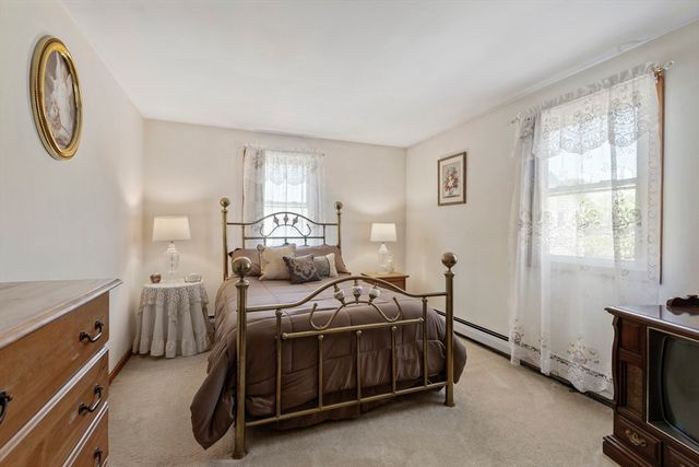 33 Silver St, Taunton, MA 02780