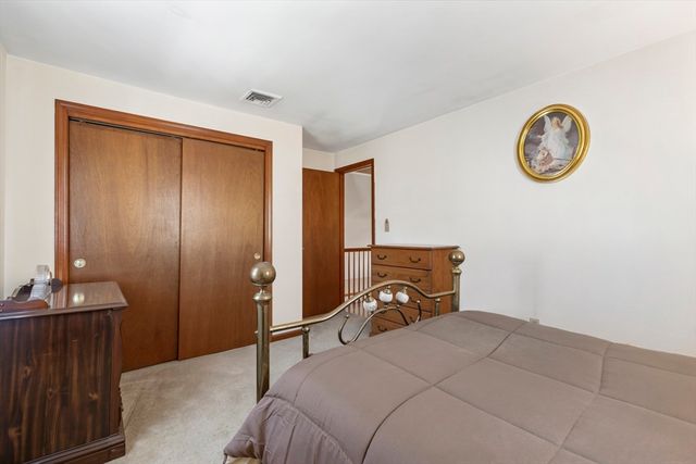 33 Silver St, Taunton, MA 02780
