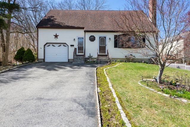 33 Silver St, Taunton, MA 02780