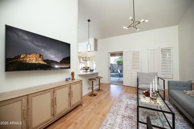 4117 E GLENHAVEN Drive, Phoenix, AZ 85048
