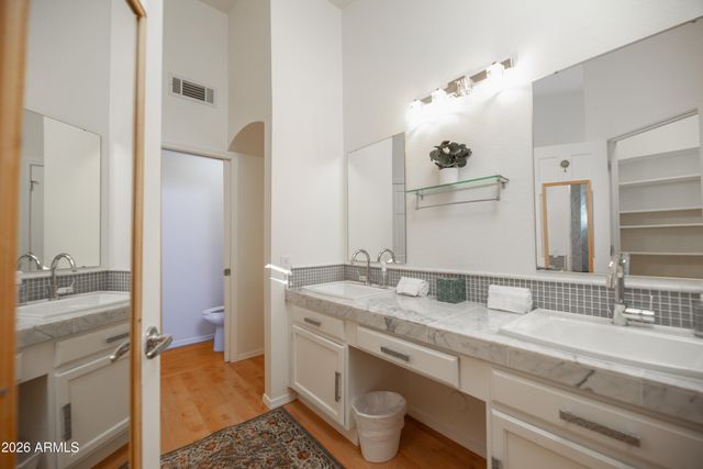4117 E GLENHAVEN Drive, Phoenix, AZ 85048