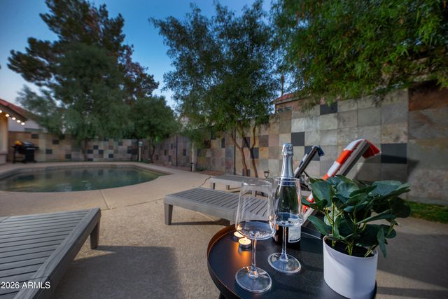 4117 E GLENHAVEN Drive, Phoenix, AZ 85048