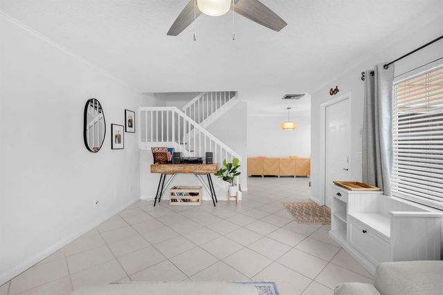 1805 Middleton Way, West Palm Beach, FL 33409