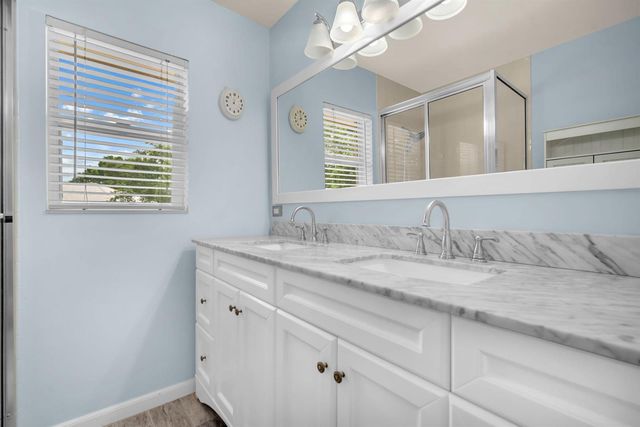 1805 Middleton Way, West Palm Beach, FL 33409