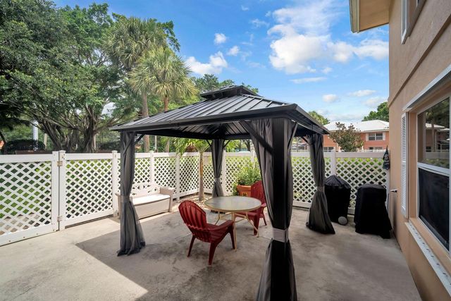 1805 Middleton Way, West Palm Beach, FL 33409