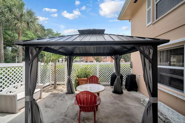 1805 Middleton Way, West Palm Beach, FL 33409