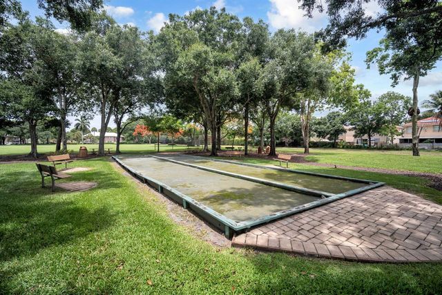 1805 Middleton Way, West Palm Beach, FL 33409