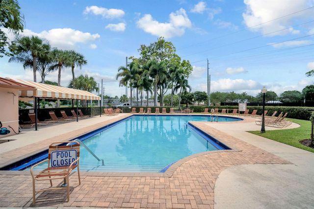1805 Middleton Way, West Palm Beach, FL 33409