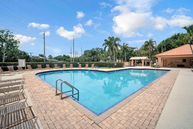 1805 Middleton Way, West Palm Beach, FL 33409