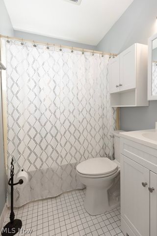 520 Ironwood Court, Elyria, OH 44035