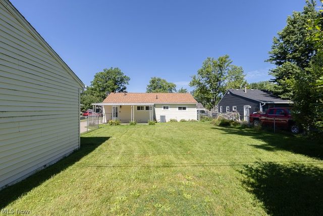 520 Ironwood Court, Elyria, OH 44035