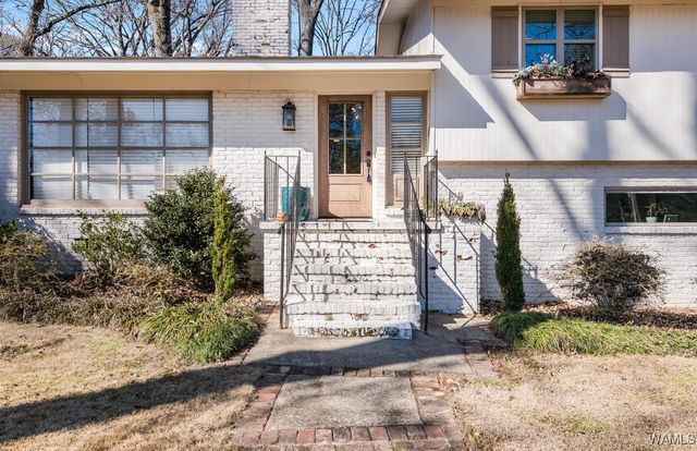 5328 Northwood Lake Dr W, Northport, AL 35473