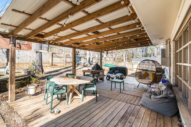 5328 Northwood Lake Dr W, Northport, AL 35473