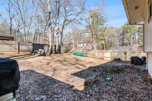 5328 Northwood Lake Dr W, Northport, AL 35473